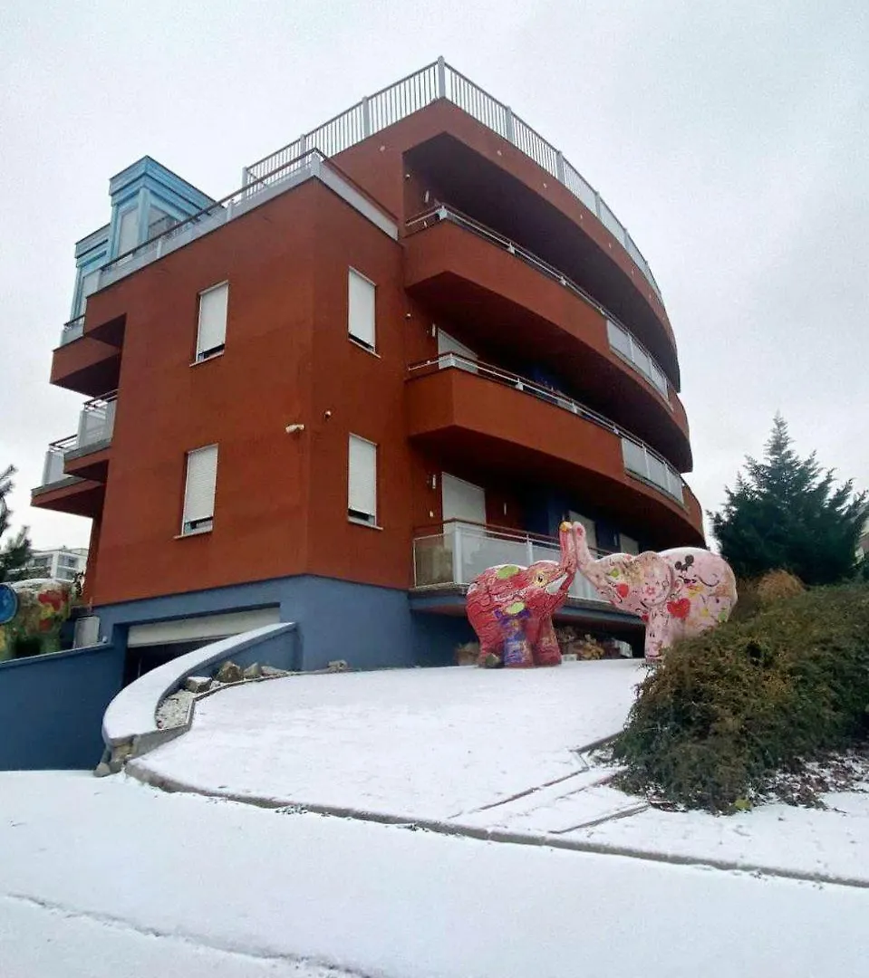 Rosehill Garden Family Villa With A Great Budapest View Apartment